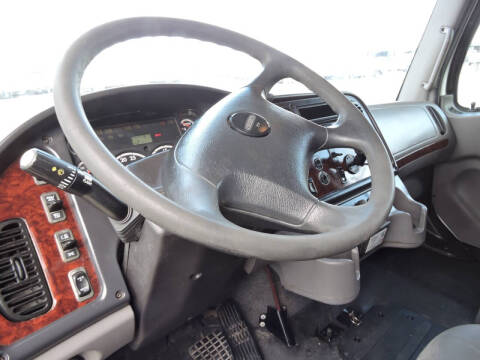 2012 Freightliner M2 106