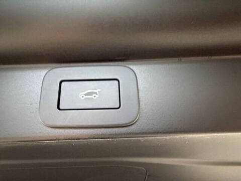 2025 Land Rover Range Rover P400 SE LWB