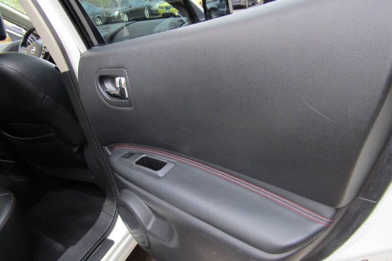 2013 Nissan Rogue SV w/SL Package