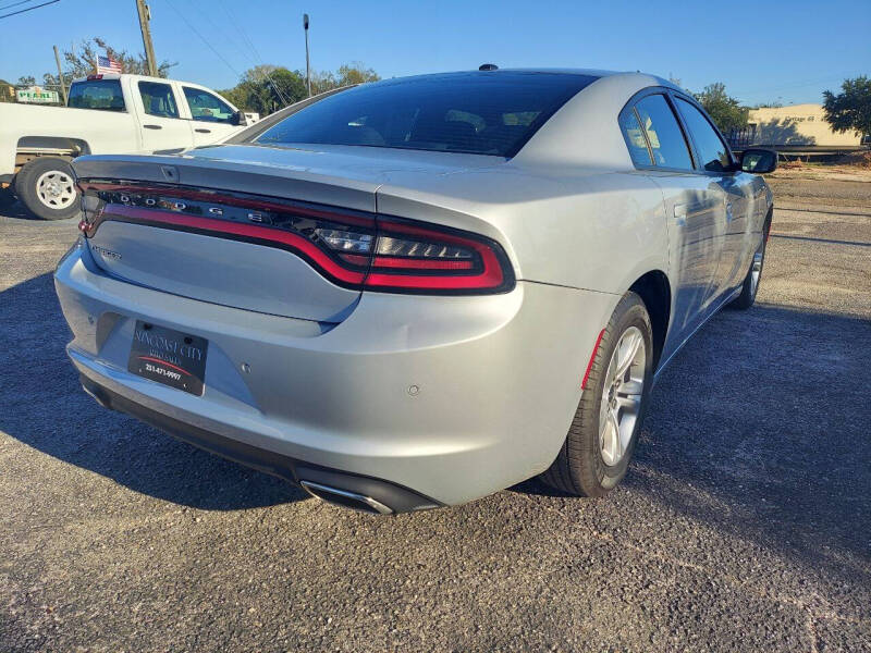 2022 Dodge Charger SXT photo 8