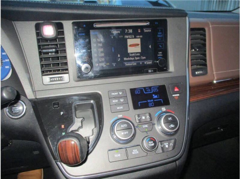 2015 Toyota Sienna Limited Premium 7-Passenger