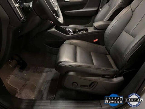 2025 Volvo XC40 B5 Plus Bright Theme