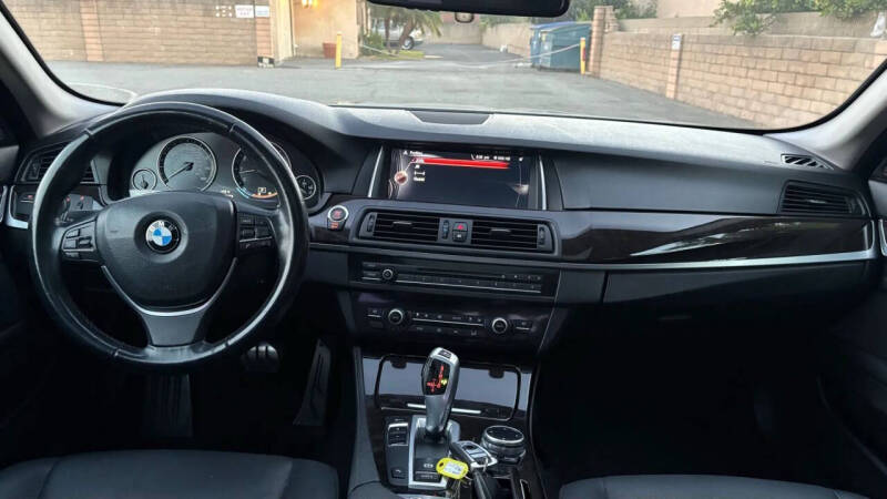 2015 BMW 5 Series 528i