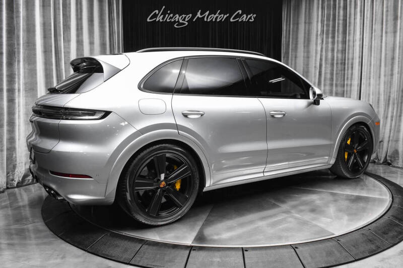 2025 Porsche Cayenne GTS