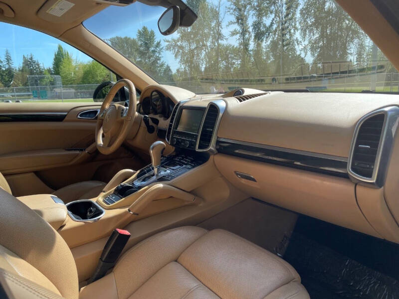 2014 Porsche Cayenne Platinum