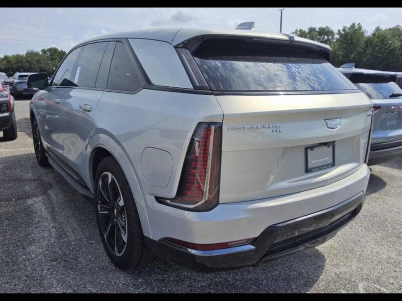 2025 Cadillac Escalade IQ Sport 2