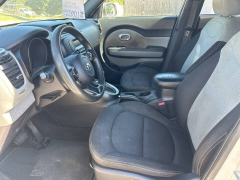 2015 Kia Soul +
