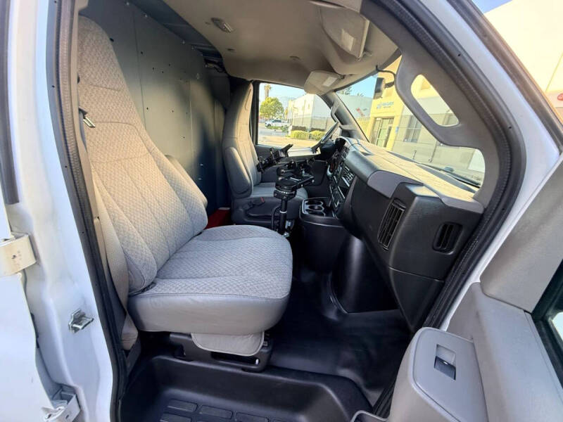 2021 Chevrolet Express 2500