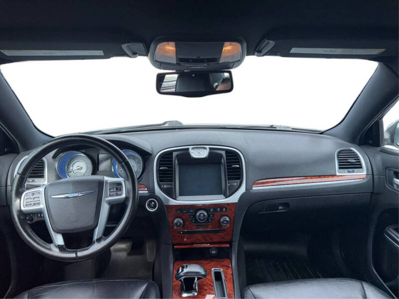 2012 Chrysler 300 Limited