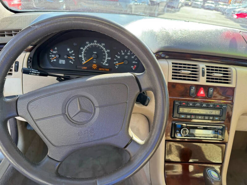 1996 Mercedes-Benz E-Class E 320