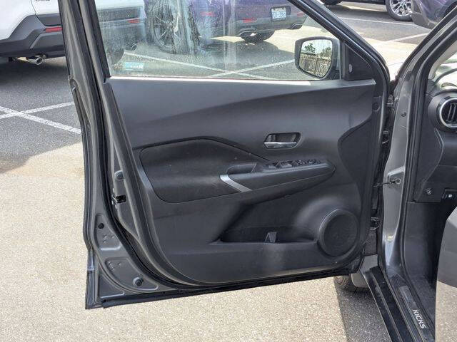 2023 Nissan Kicks SV