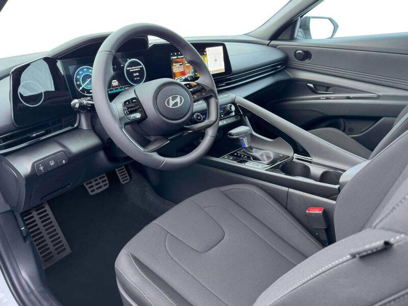 2025 Hyundai Elantra Hybrid SEL Sport