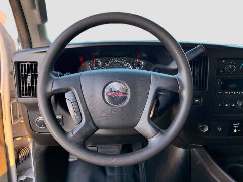 2022 GMC Savana 2500