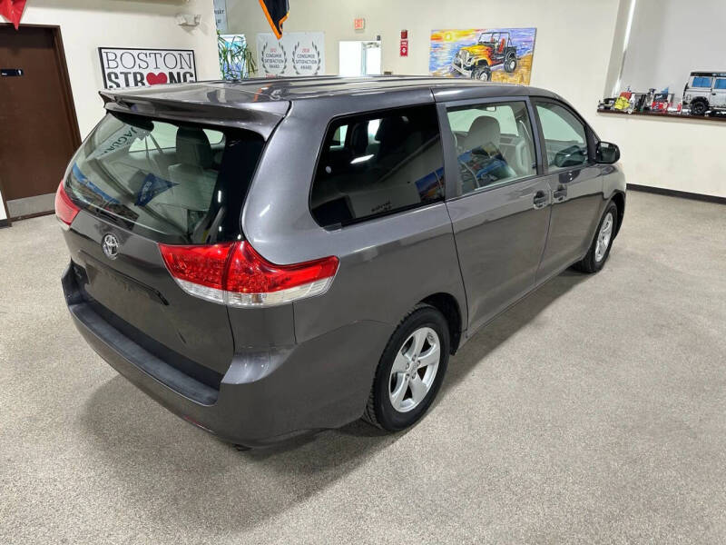 2012 Toyota Sienna