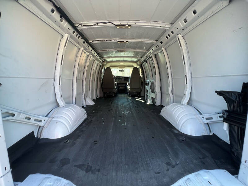 2021 Chevrolet Express 2500