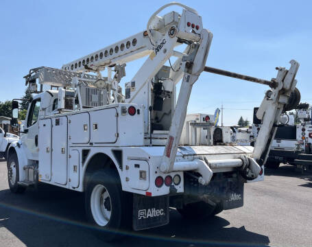 2015 Freightliner M2 106