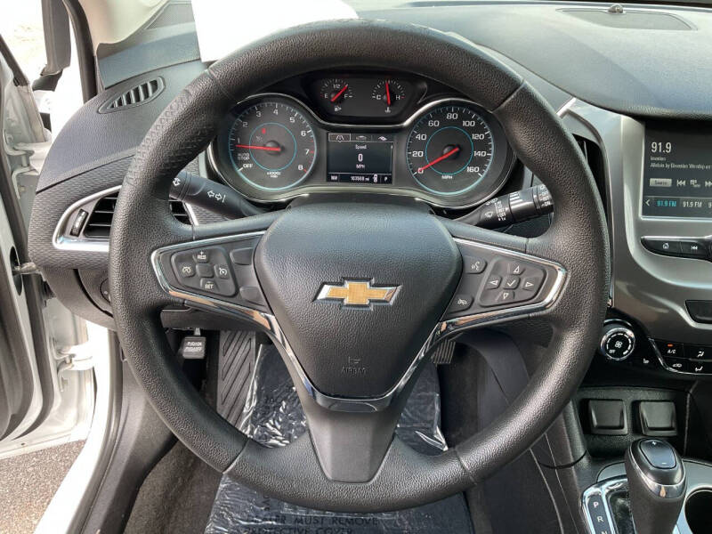 2017 Chevrolet Cruze LT Auto