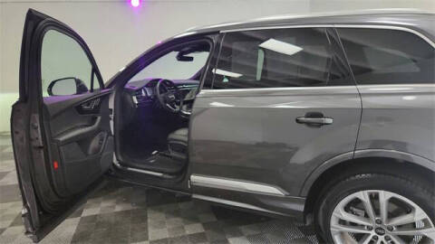 2025 Audi Q7 quattro Premium 45 TFSI