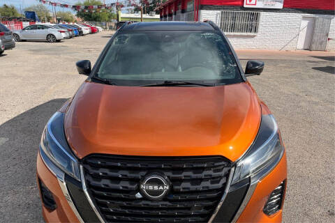 2022 Nissan Kicks SR
