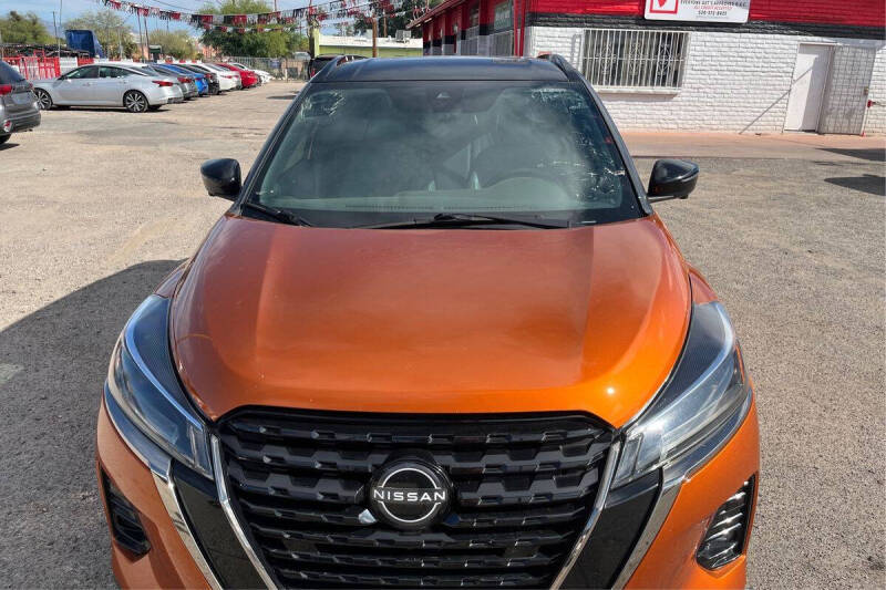 2022 Nissan Kicks SR