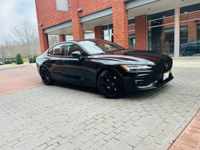 2023 Volvo S60 B5 Ultimate Black Edition