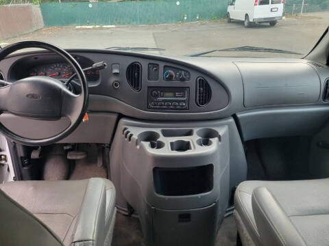 2005 Ford E-Series E-250