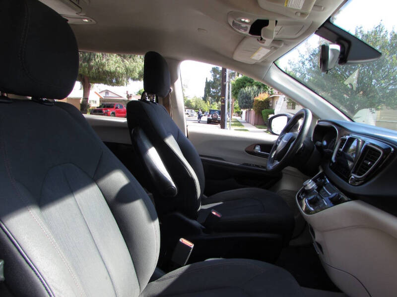 2017 Chrysler Pacifica Touring