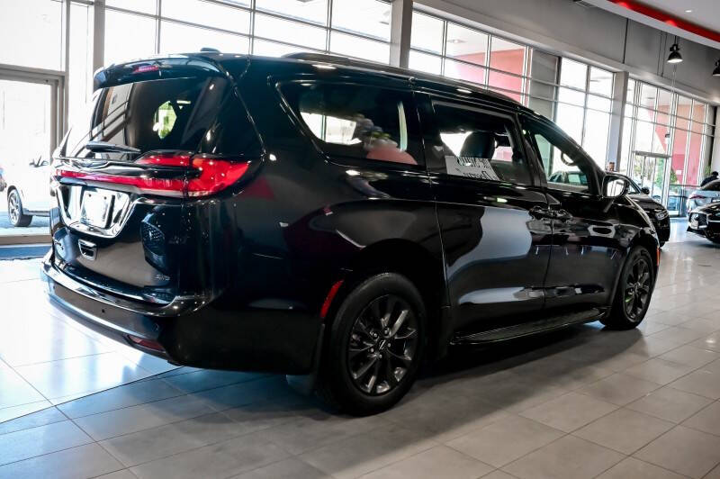 2021 Chrysler Pacifica Touring L