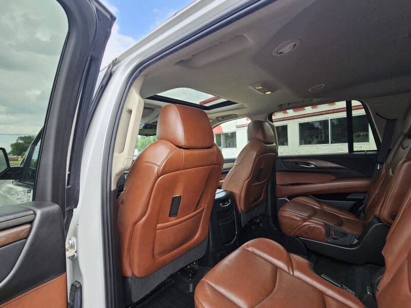 2017 Cadillac Escalade Luxury