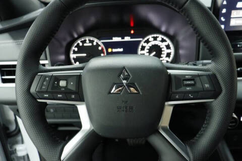 2026 Mitsubishi Outlander LE