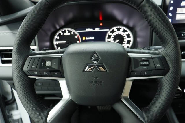 2026 Mitsubishi Outlander LE