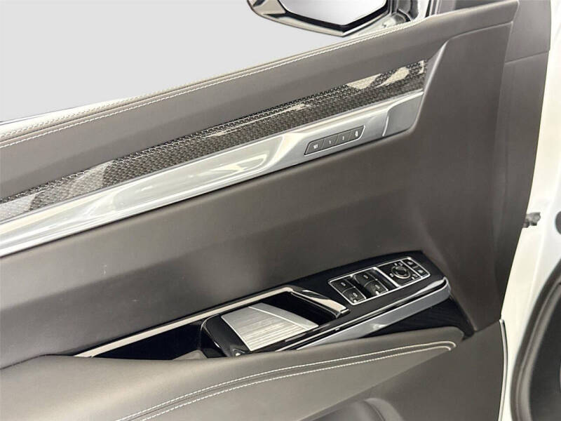 2025 Cadillac Escalade-V