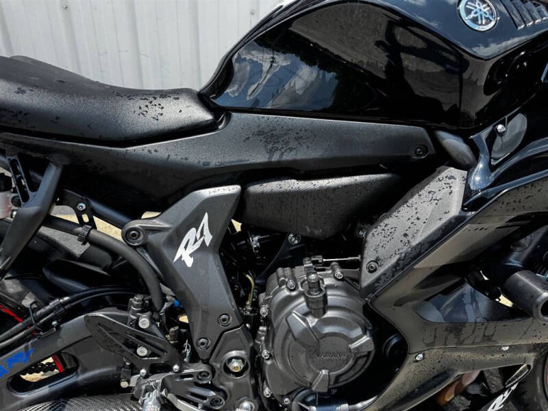 2025 Yamaha YZF-R7 -