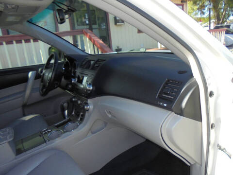 2012 Toyota Highlander SE