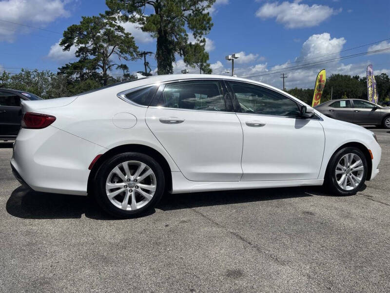 2016 Chrysler 200 Limited