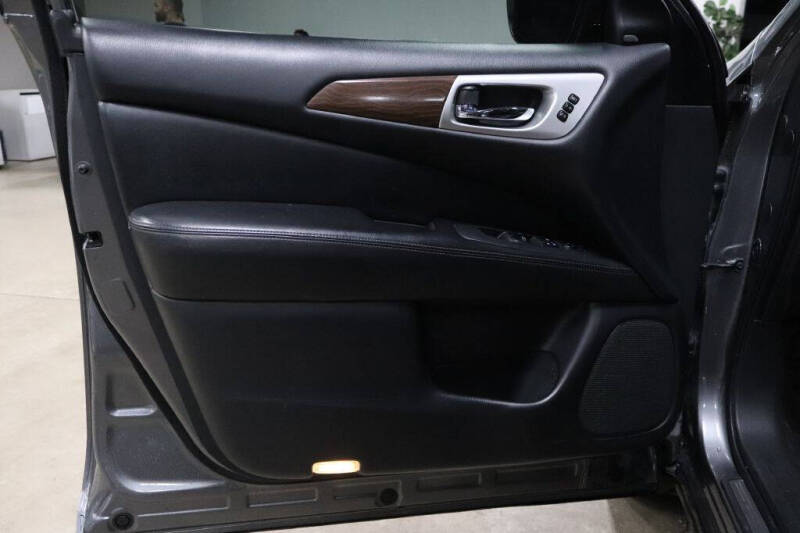 2020 Nissan Pathfinder Platinum