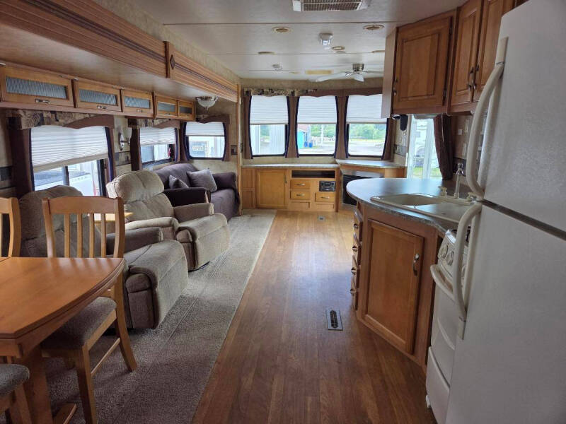 2009 Jayco Jayflight Bungalow 41' Park Model Delivery Available