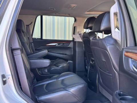 2017 Cadillac Escalade Luxury