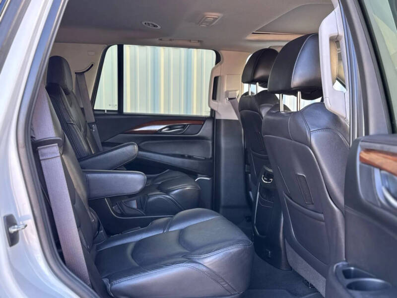 2017 Cadillac Escalade Luxury