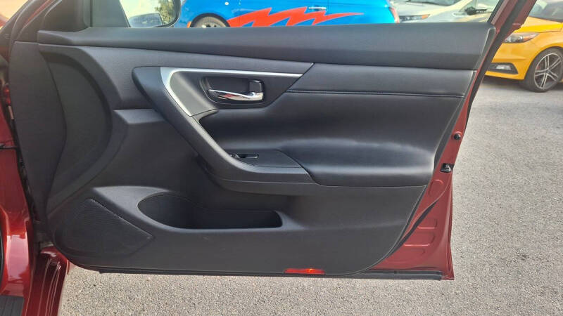 2016 Nissan Altima 2.5 SR