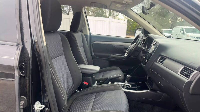 2017 Mitsubishi Outlander ES