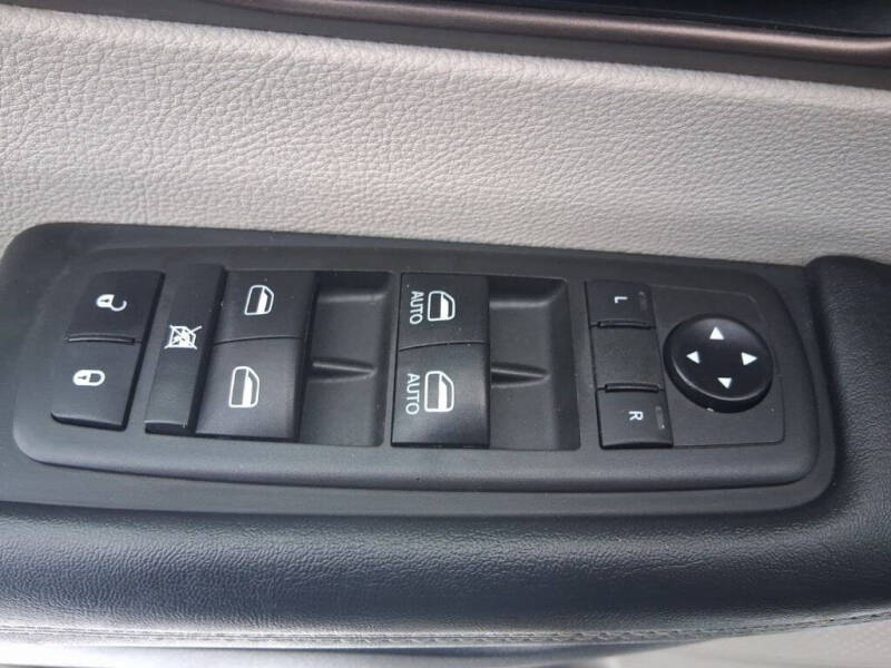 2021 Chrysler Voyager LX