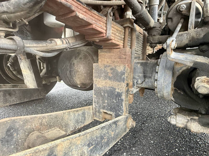 2012 Freightliner M2 106