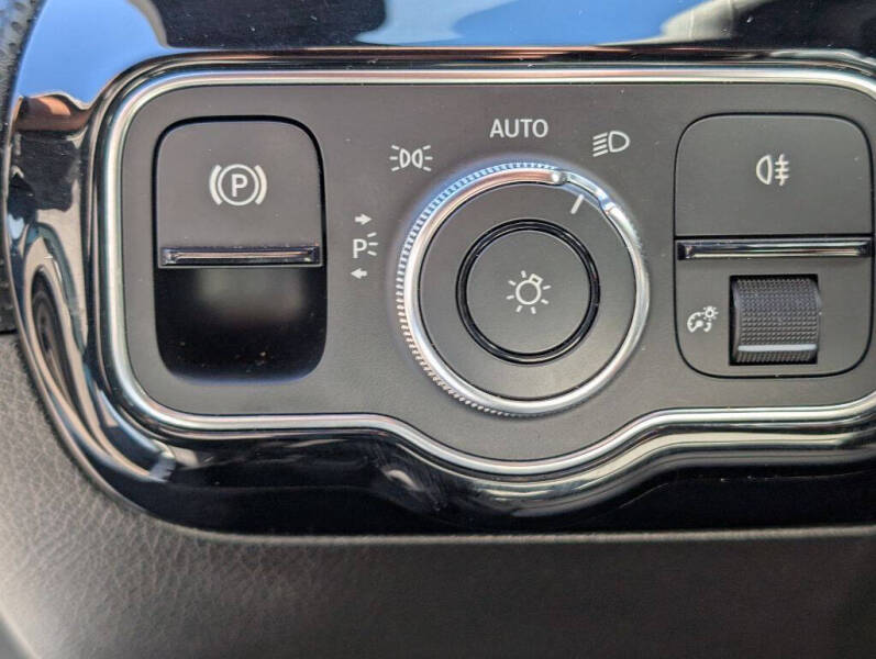 2019 Mercedes-Benz A-Class A 220