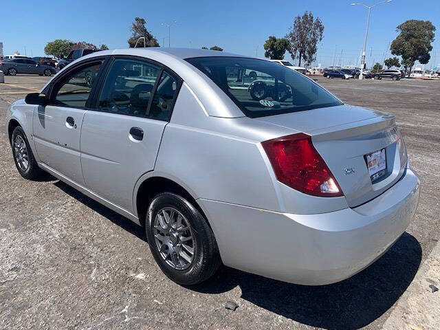 2004 Saturn Ion 1