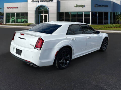 2021 Chrysler 300 S V8