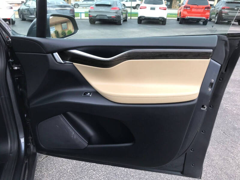 2016 Tesla Model X 75D