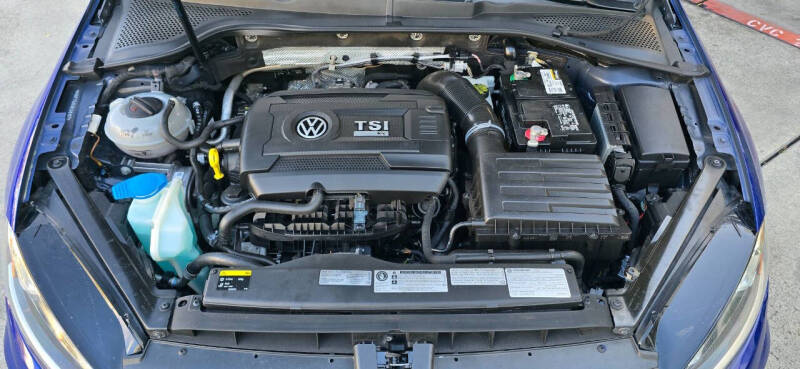 2017 Volkswagen Golf R 4Motion