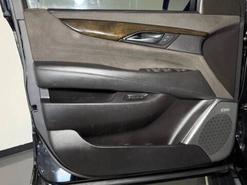 2017 Cadillac Escalade Platinum
