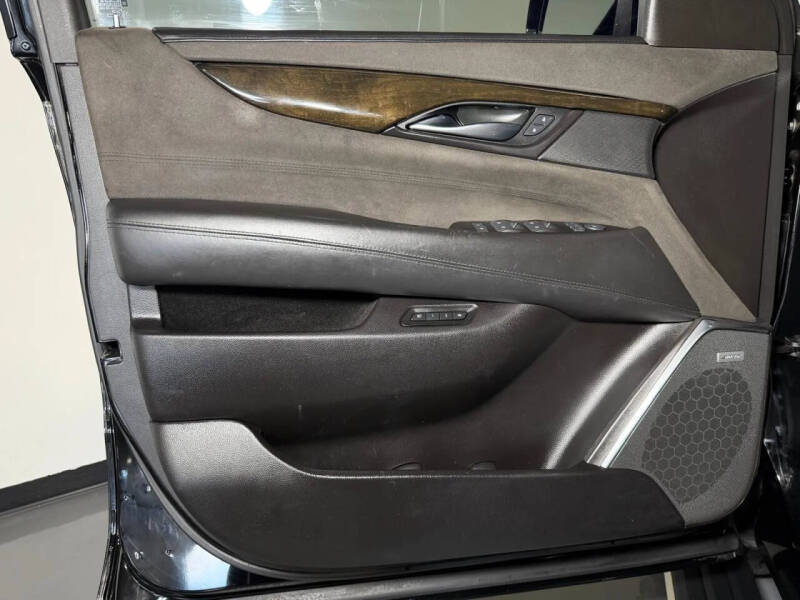 2017 Cadillac Escalade Platinum